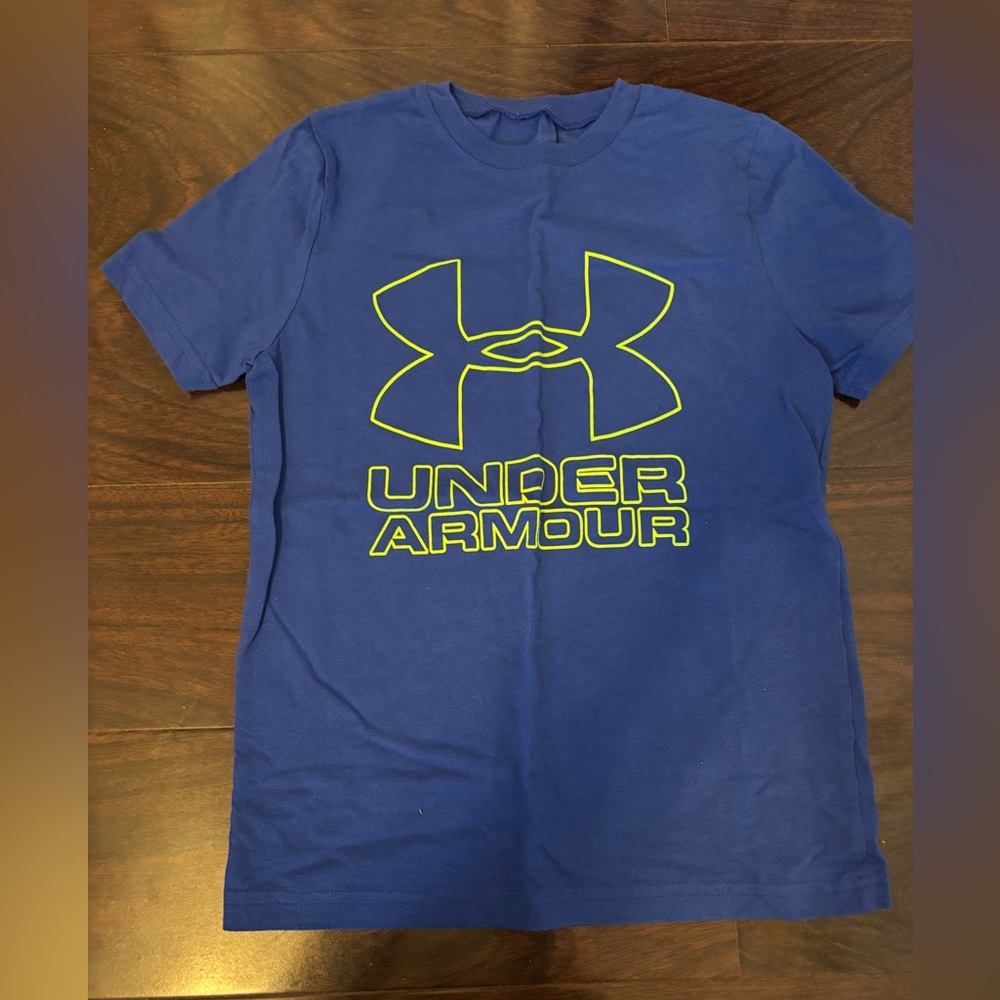 Under Armour Tshirt YXS
